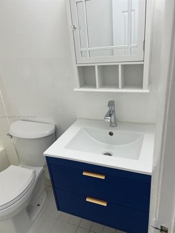 8095 NW 8th St 103, Miami, FL 33126