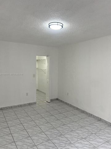 8095 NW 8th St 103, Miami, FL 33126