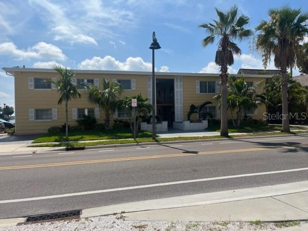 1605 PASS A GRILLE WAY 2, St Pete Beach, FL 33706