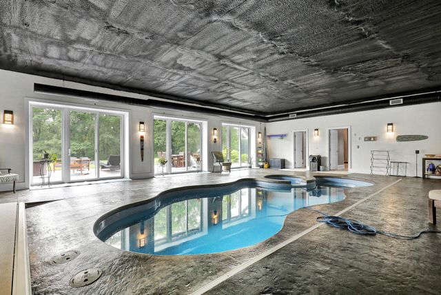 7074 S Ainger Road, Walton Twp, MI 49076