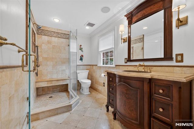 241 Avondale Road, Ridgewood, NJ 07450