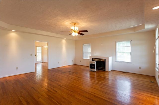 1643 PJ East Road, Covington, GA 30014