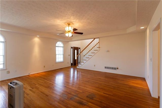 1643 PJ East Road, Covington, GA 30014