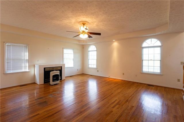 1643 PJ East Road, Covington, GA 30014