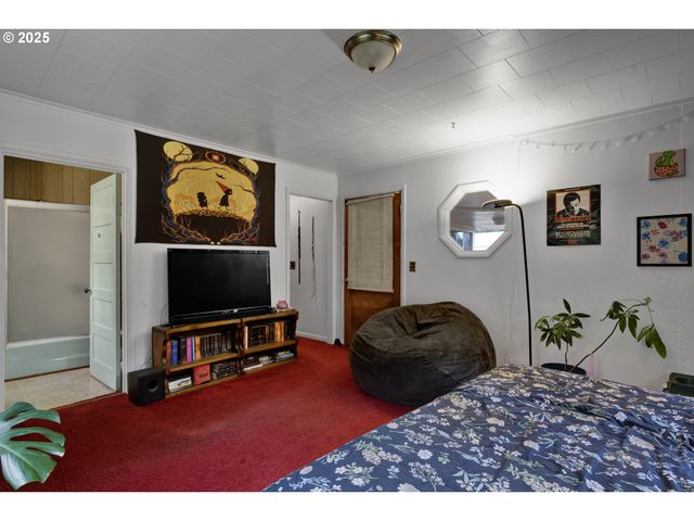 32253 DEBERRY Rd, Creswell, OR 97426