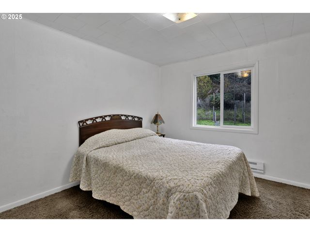 32253 DEBERRY Rd, Creswell, OR 97426