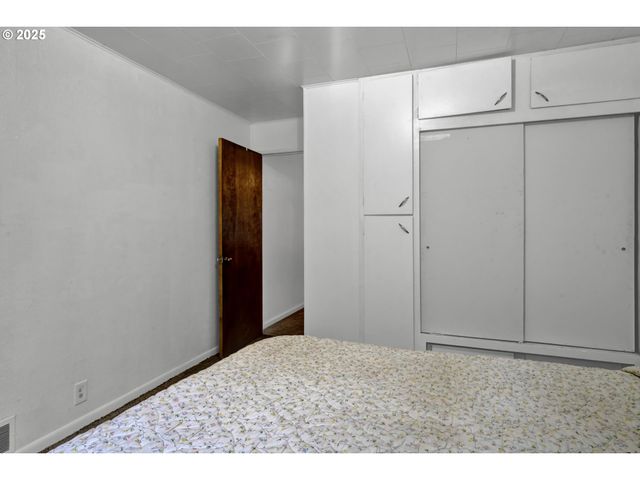 32253 DEBERRY Rd, Creswell, OR 97426