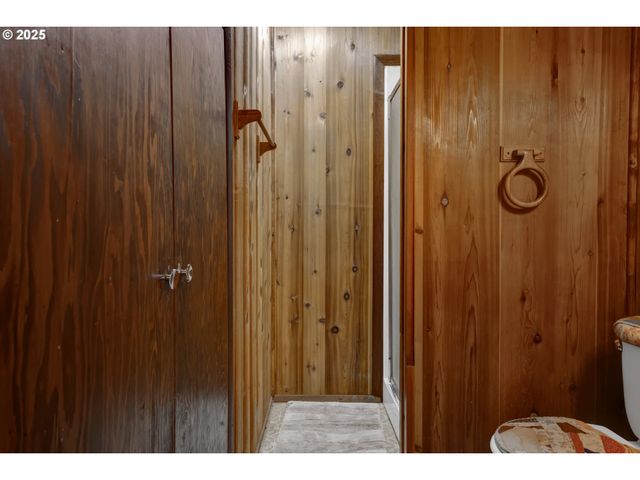 32253 DEBERRY Rd, Creswell, OR 97426