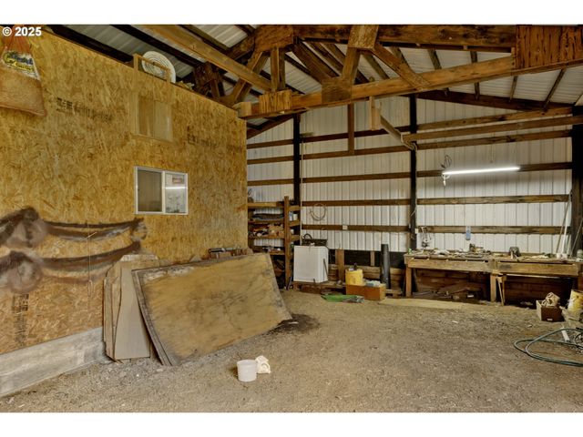 32253 DEBERRY Rd, Creswell, OR 97426