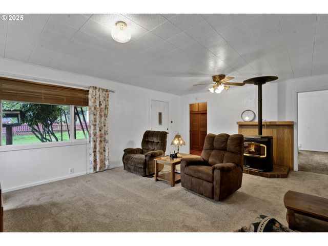 32253 DEBERRY Rd, Creswell, OR 97426