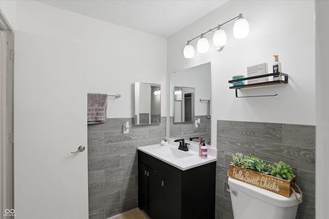 6710 Limerick Court, Indianapolis, IN 46250