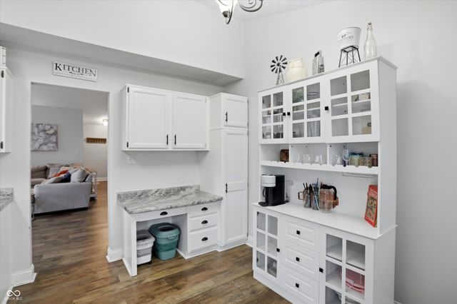 6710 Limerick Court, Indianapolis, IN 46250