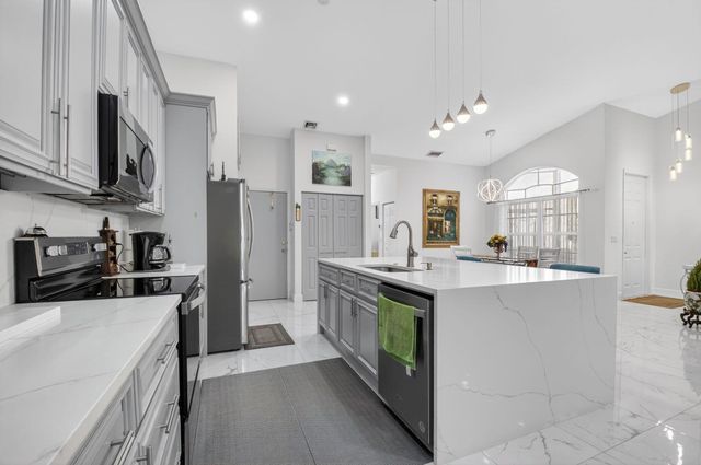 6247 Heliconia Road, Delray Beach, FL 33484