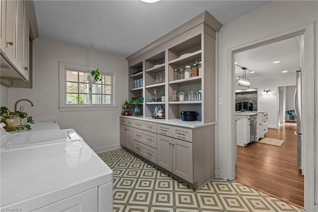 124 Beverly Place, Greensboro, NC 27403