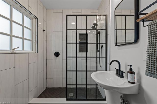 124 Beverly Place, Greensboro, NC 27403