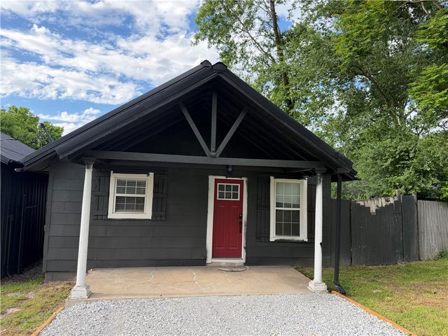 813 E Central Street, Siloam Springs, AR 72761