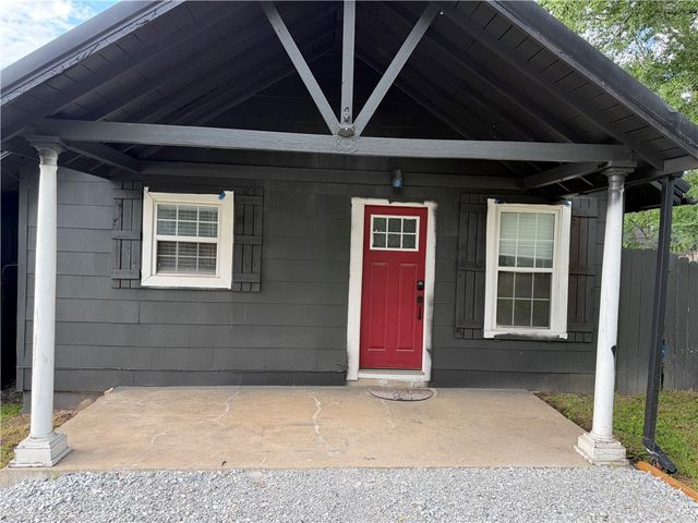 813 E Central Street, Siloam Springs, AR 72761