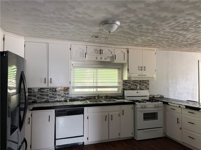 813 E Central Street, Siloam Springs, AR 72761