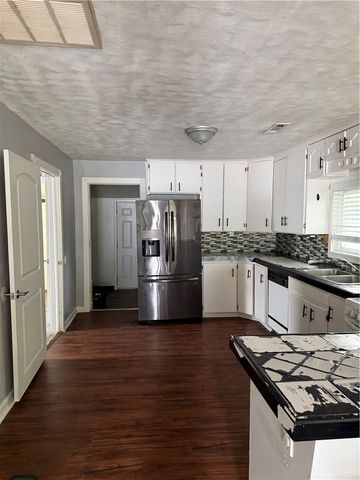 813 E Central Street, Siloam Springs, AR 72761