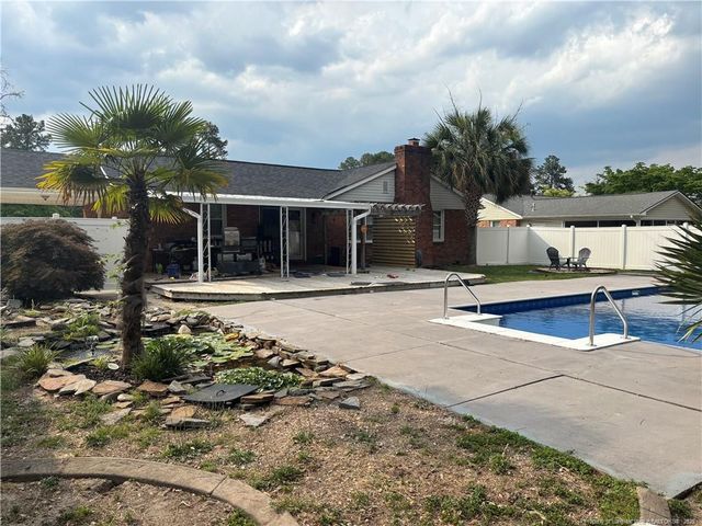 525 Waterbury Drive, Fayetteville, NC 28311