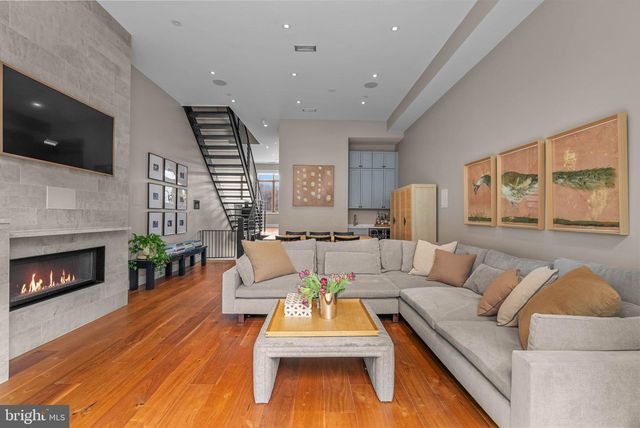 308 N 2ND ST, Philadelphia, PA 19106