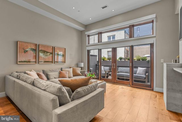 308 N 2ND ST, Philadelphia, PA 19106