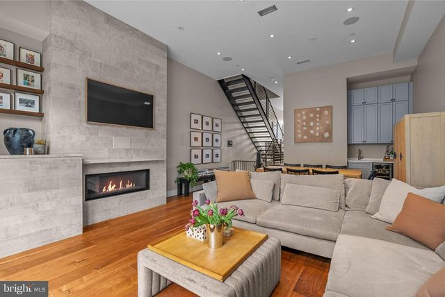 308 N 2ND ST, Philadelphia, PA 19106