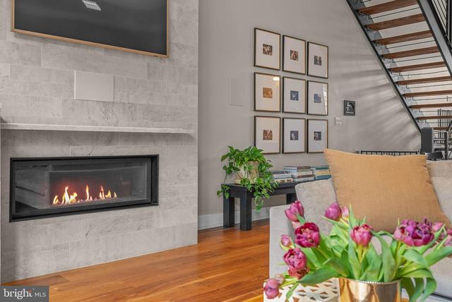 308 N 2ND ST, Philadelphia, PA 19106