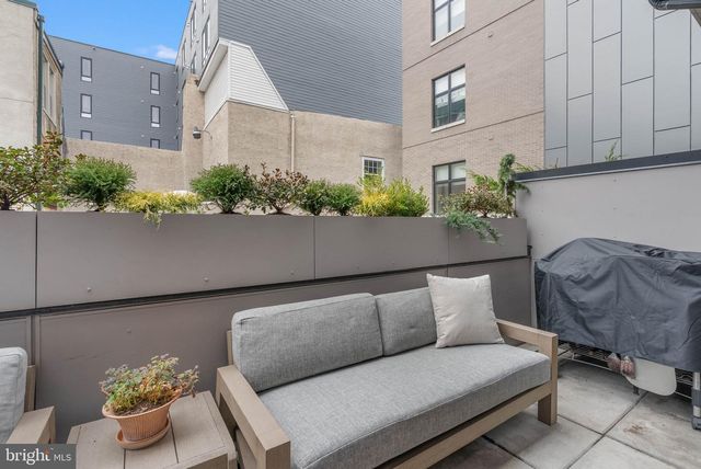 308 N 2ND ST, Philadelphia, PA 19106