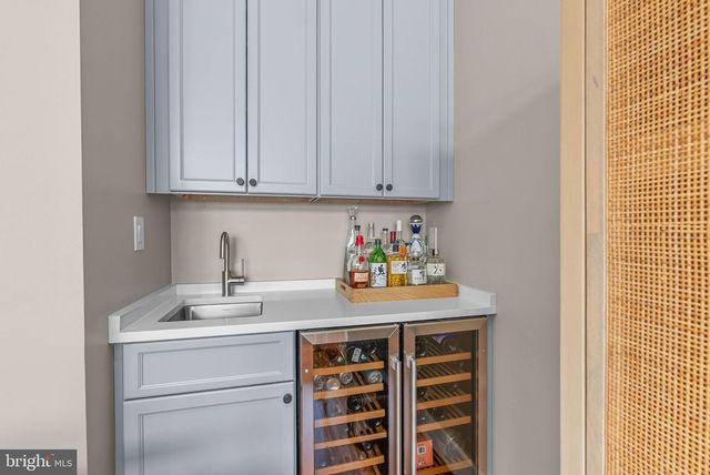 308 N 2ND ST, Philadelphia, PA 19106