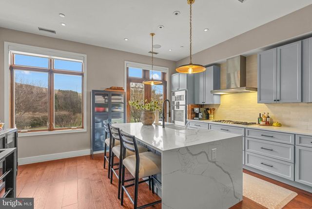 308 N 2ND ST, Philadelphia, PA 19106