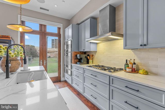 308 N 2ND ST, Philadelphia, PA 19106