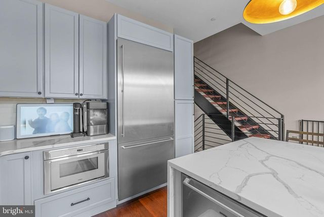 308 N 2ND ST, Philadelphia, PA 19106