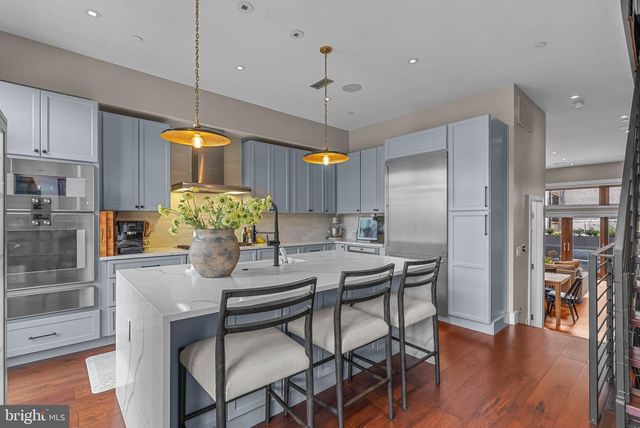 308 N 2ND ST, Philadelphia, PA 19106