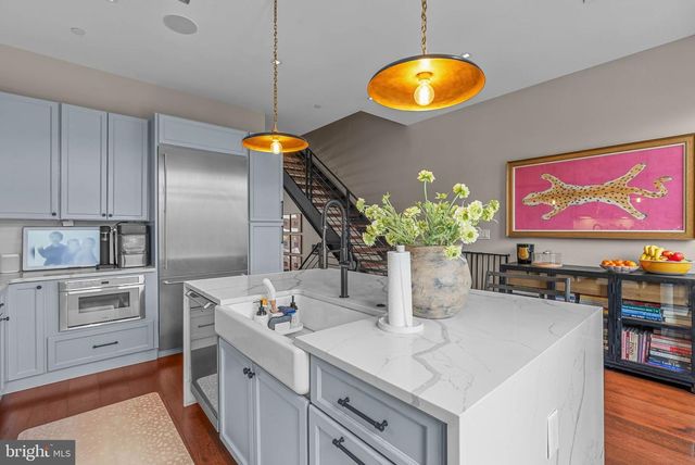 308 N 2ND ST, Philadelphia, PA 19106