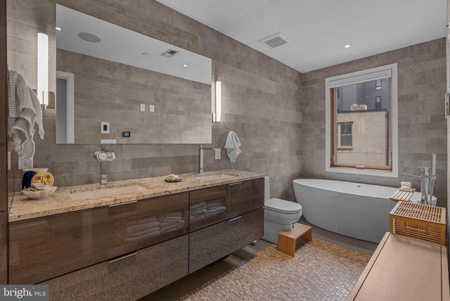 308 N 2ND ST, Philadelphia, PA 19106