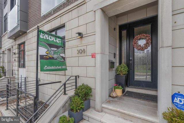 308 N 2ND ST, Philadelphia, PA 19106