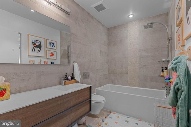 308 N 2ND ST, Philadelphia, PA 19106