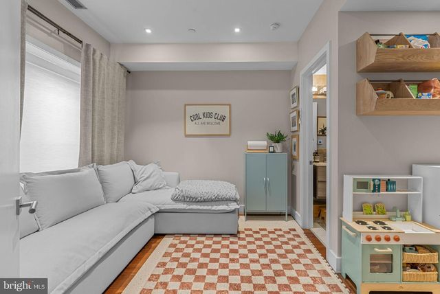 308 N 2ND ST, Philadelphia, PA 19106