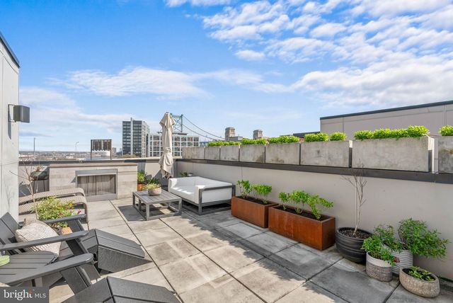 308 N 2ND ST, Philadelphia, PA 19106