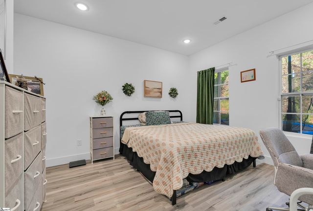 128 Broad Street, Wellford, SC 29385
