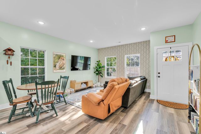 128 Broad Street, Wellford, SC 29385