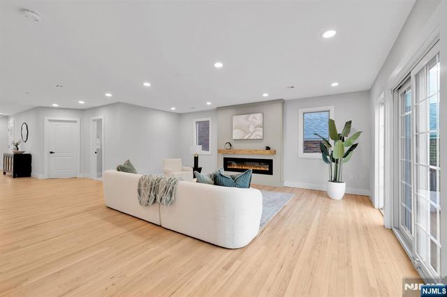448 Fern Avenue, Lyndhurst, NJ 07071
