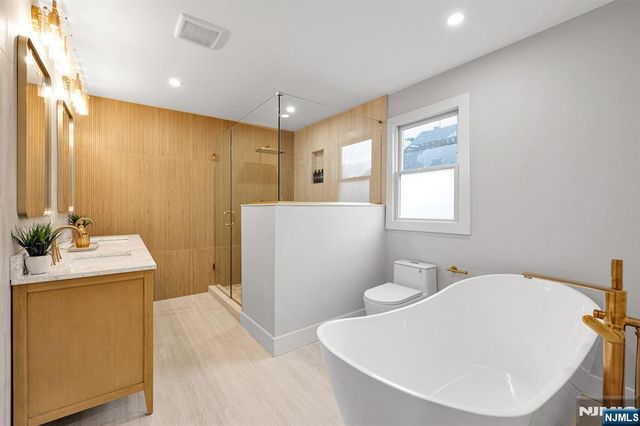 448 Fern Avenue, Lyndhurst, NJ 07071