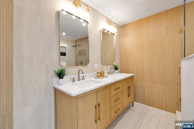 448 Fern Avenue, Lyndhurst, NJ 07071