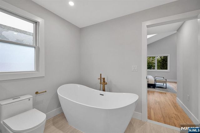 448 Fern Avenue, Lyndhurst, NJ 07071