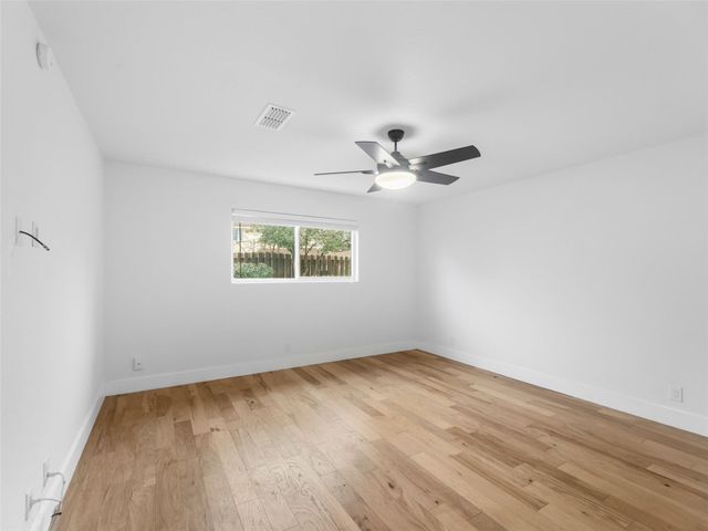 1003 Porpoise ST, Lakeway, TX 78734