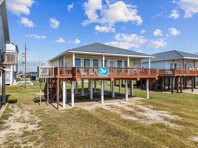 1002 Beach Drive, Surfside Beach, TX 77541