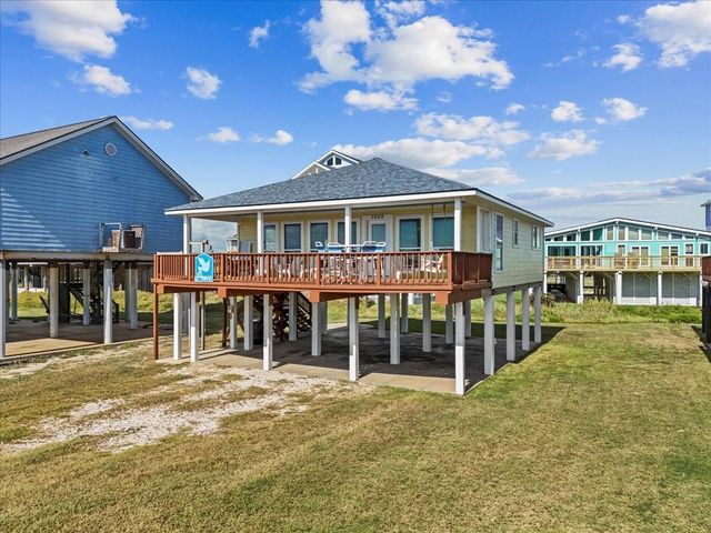 1002 Beach Drive, Surfside Beach, TX 77541