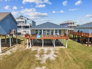 1002 Beach Drive, Surfside Beach, TX 77541